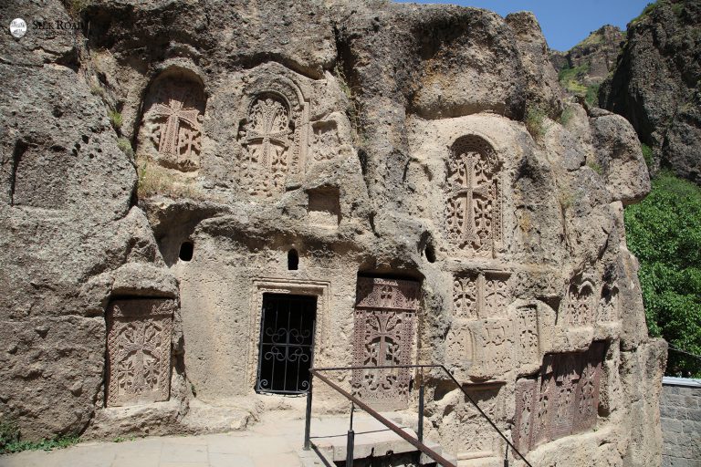 Khachkar esterni